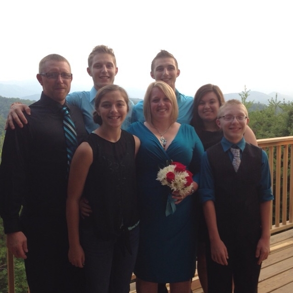 Meet your Posher, Tisha - Picture 1 of 1